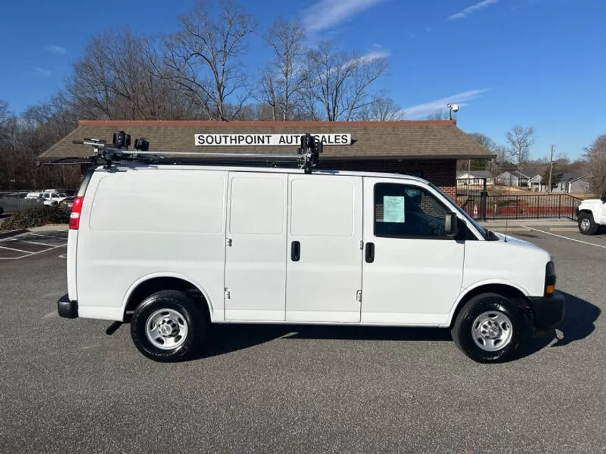 2022 Chevrolet Express 2500 Cargo Van photo 1