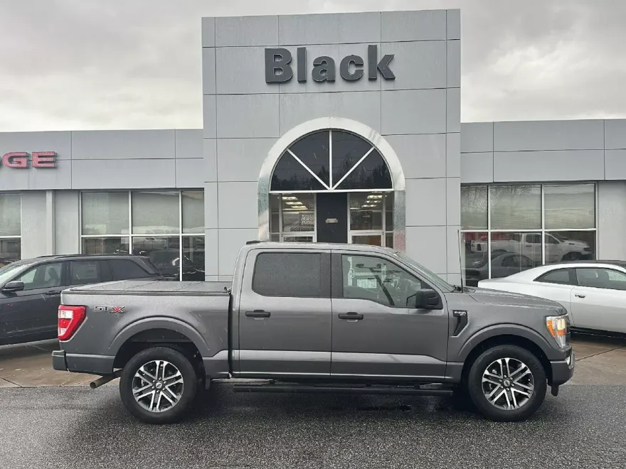 2022 Ford F-150 XL photo 1