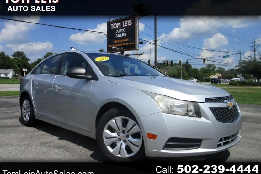 2012 Chevrolet Cruze LS photo 1