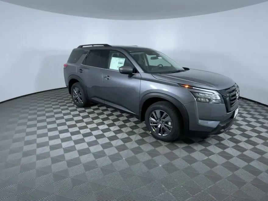 2025 Nissan Pathfinder SV photo 1