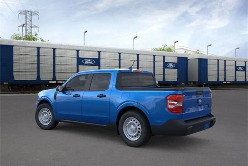 2025 Ford Maverick XL photo 1