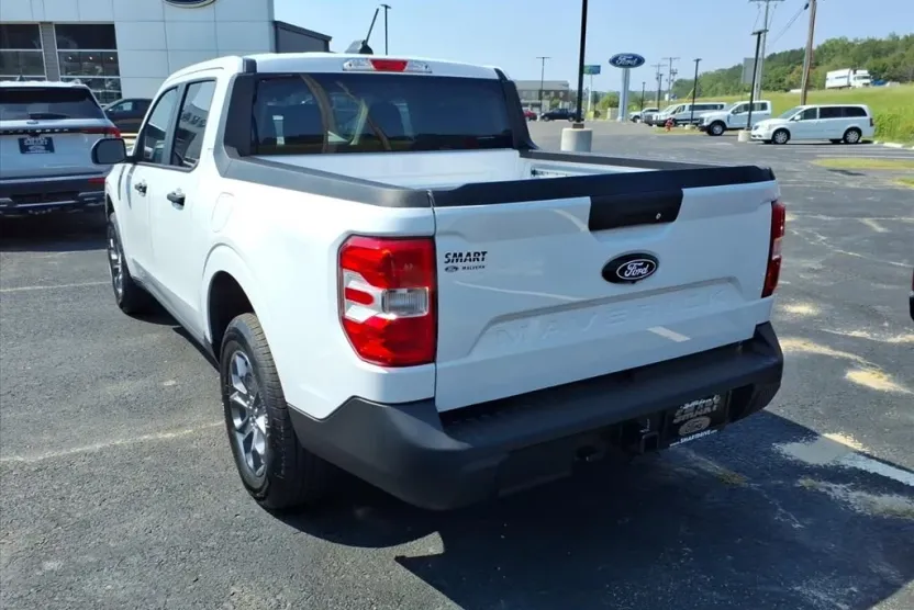 2025 Ford Maverick XLT photo 1