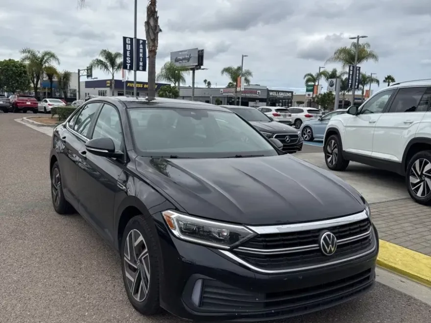2022 Volkswagen Jetta 1.5T SEL photo 1