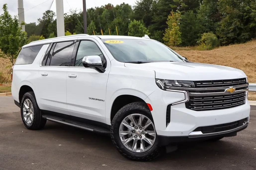 2023 Chevrolet Suburban Premier photo 1