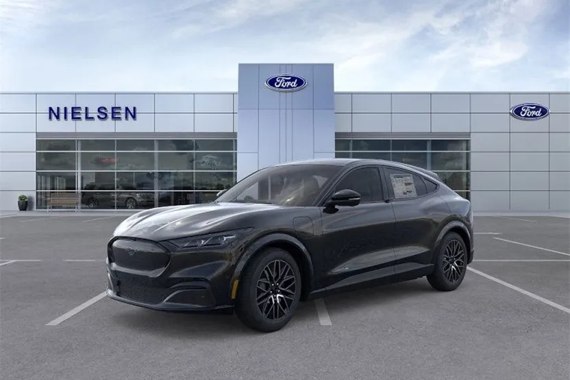 2025 Ford Mustang Mach-E Premium photo 1