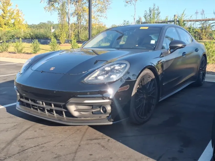 2022 Porsche Panamera Platinum photo 1