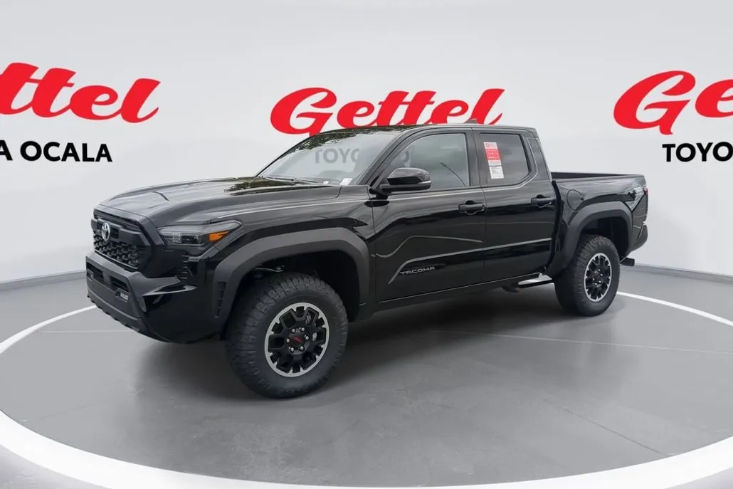 2025 Toyota Tacoma TRD Off-Road photo 1