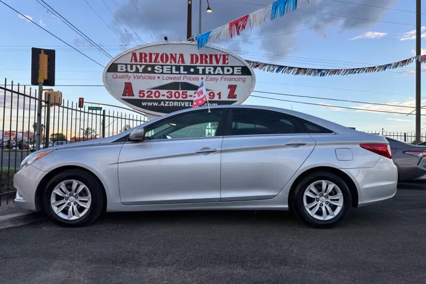 2013 Hyundai Sonata GLS photo 1
