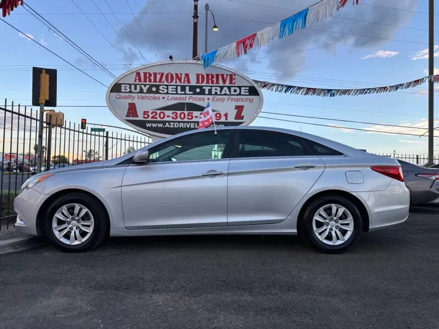 2013 Hyundai Sonata GLS photo 1