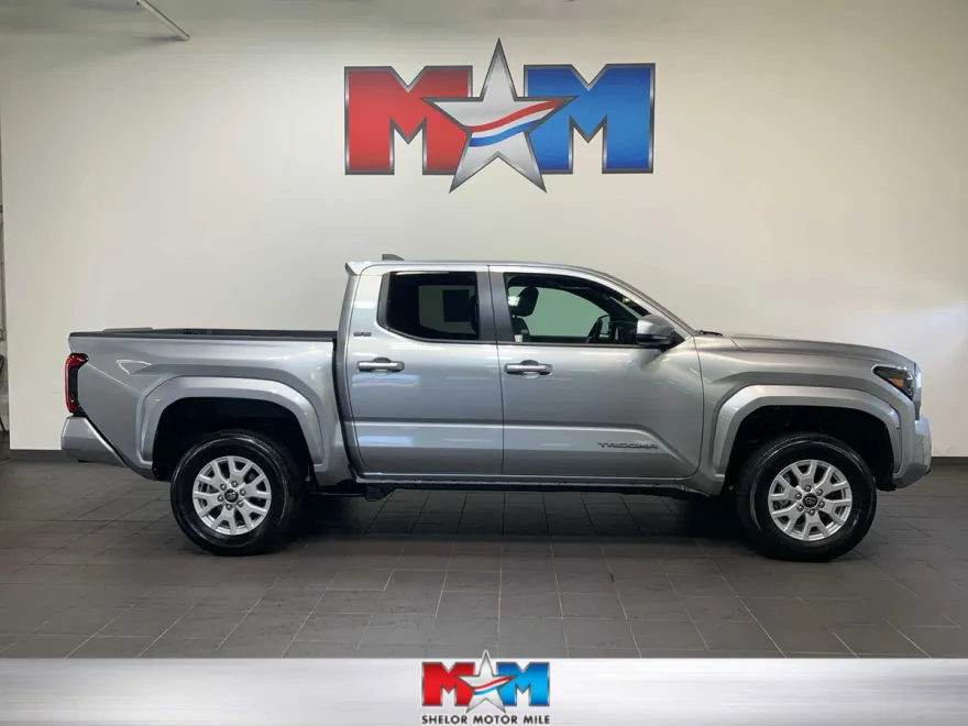 2024 Toyota Tacoma SR5 photo 1