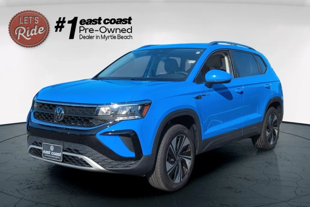 2024 Volkswagen Taos SE photo 1