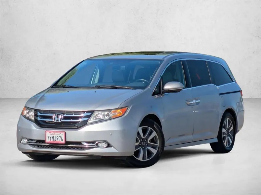 2017 Honda Odyssey Touring photo 1