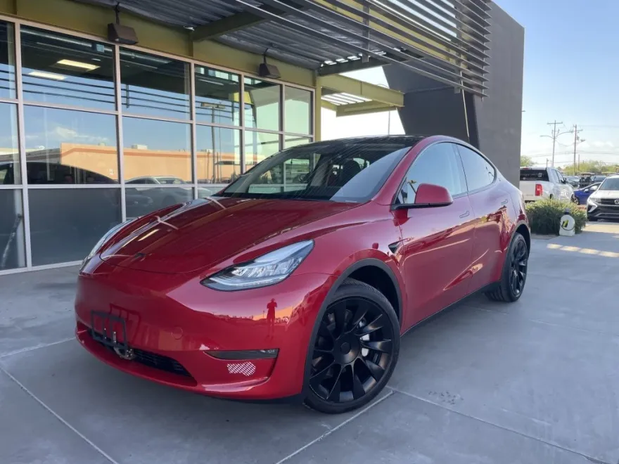 2023 Tesla Model Y photo 1