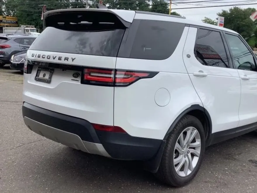 2018 Land Rover Discovery HSE photo 1