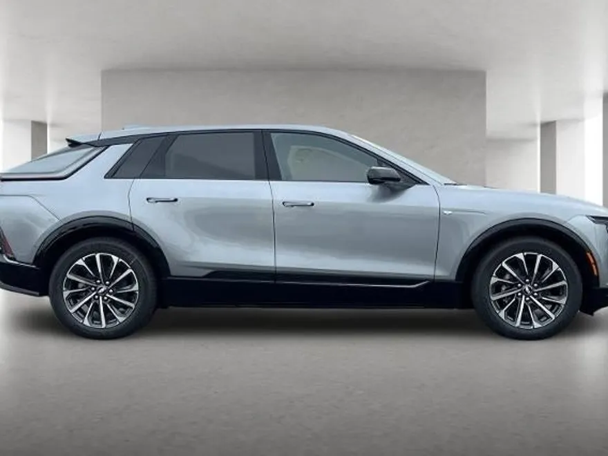 2025 Cadillac Lyriq Sport photo 1
