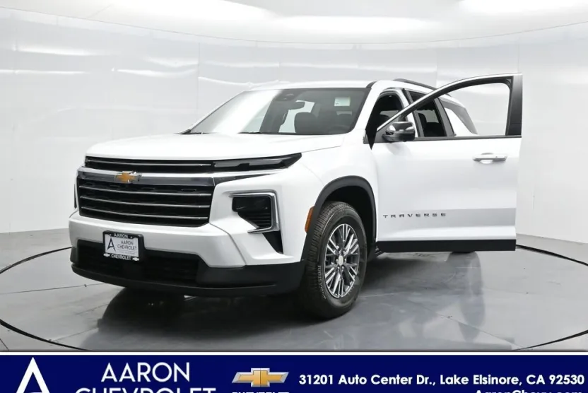 2026 Chevrolet Traverse photo 1
