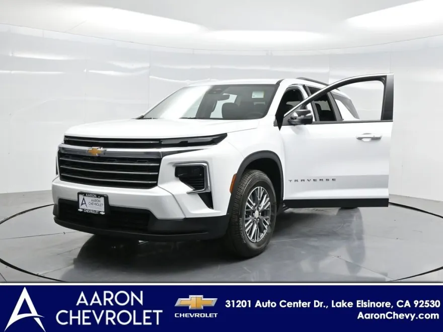 2026 Chevrolet Traverse photo 1