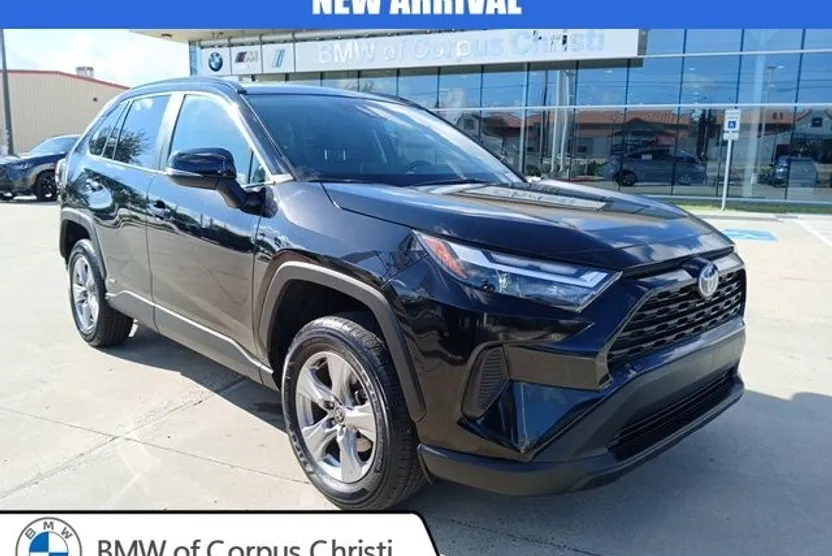 2024 Toyota RAV4 Hybrid XLE photo 1