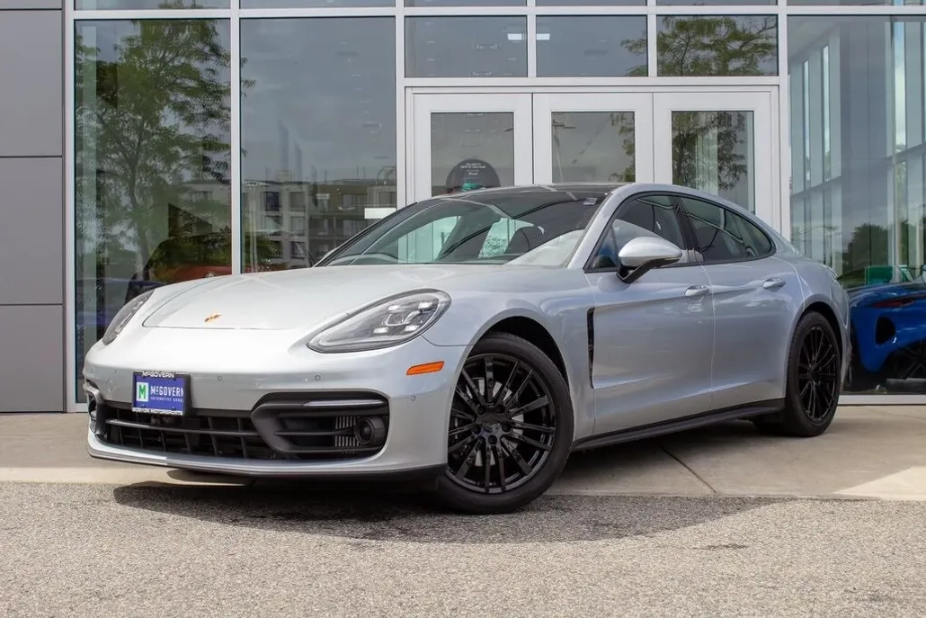 2021 Porsche Panamera 4 photo 1