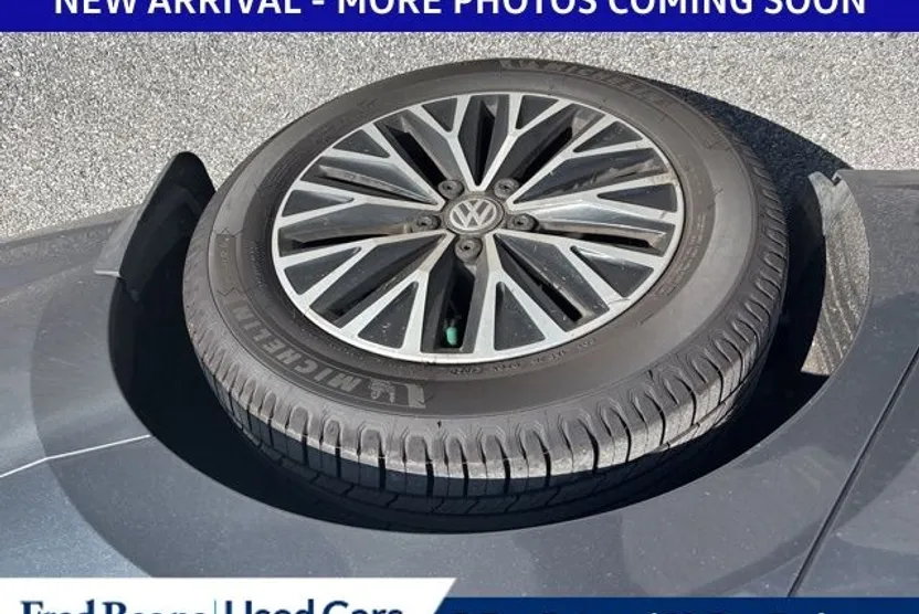 2019 Volkswagen Jetta SEL photo 1