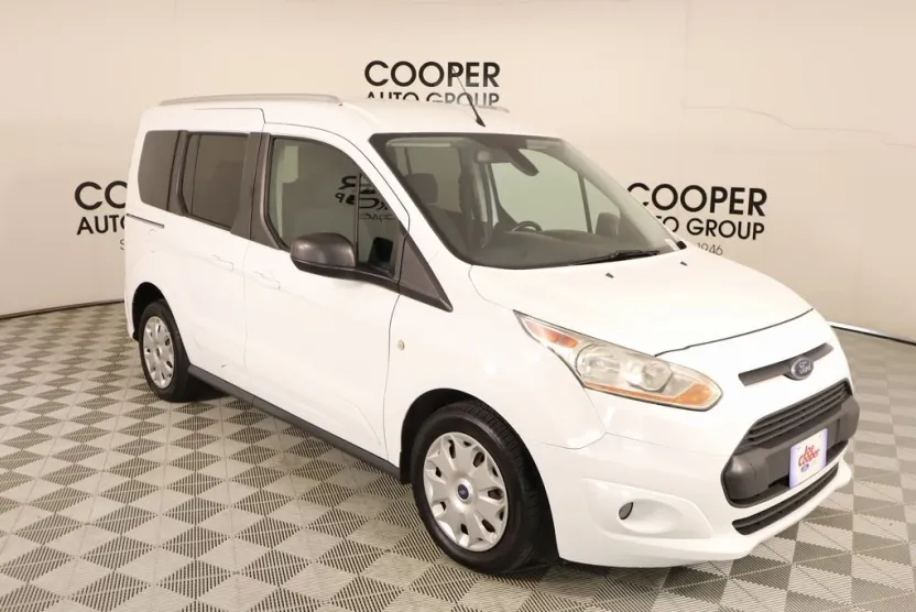 2017 Ford Transit Connect XLT photo 1