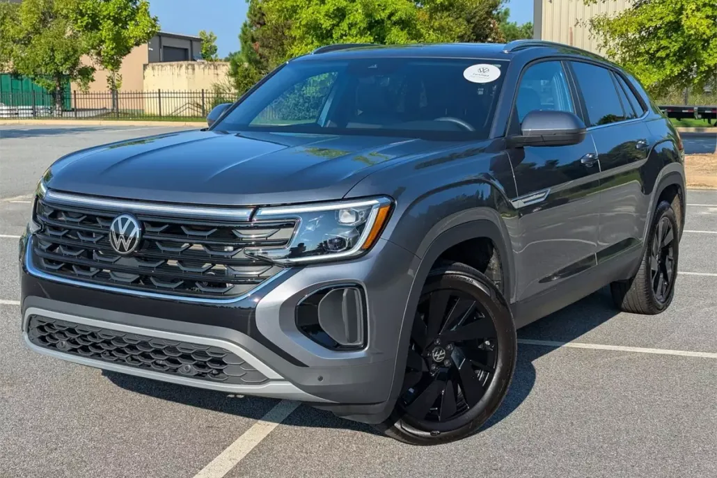 2025 Volkswagen Atlas Cross Sport SE Technology photo 1