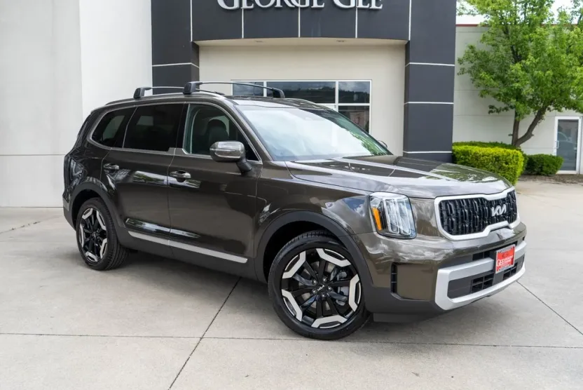 2025 Kia Telluride EX photo 1