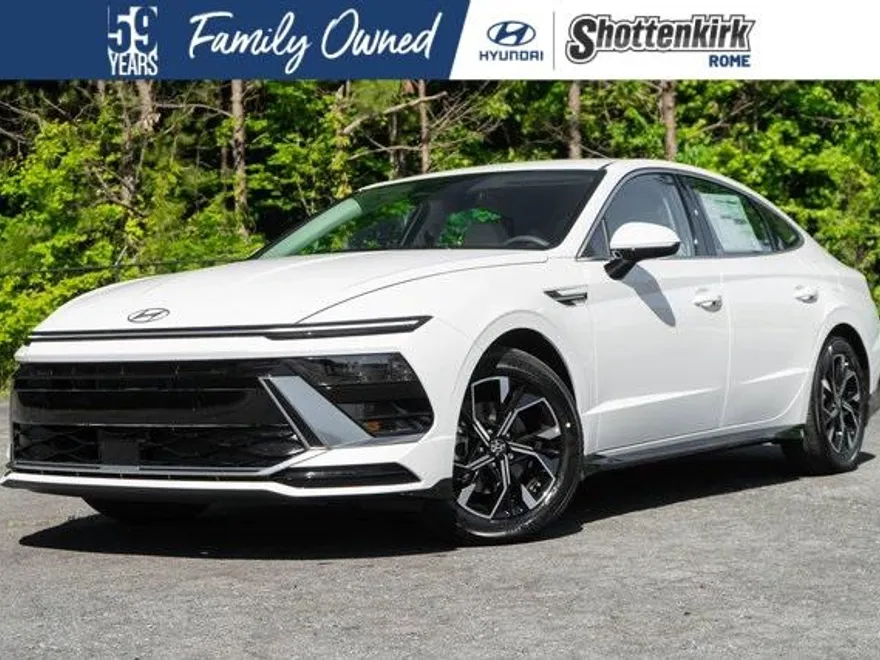 2025 Hyundai Sonata SEL photo 1