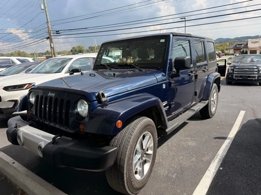 2013 Jeep Wrangler Unlimited Sahara photo 1