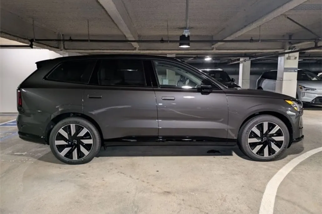 2025 Volvo EX90 Twin Motor Ultra photo 1