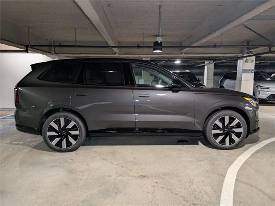 2025 Volvo EX90 Twin Motor Ultra photo 1