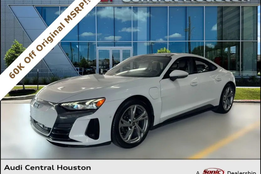 2023 Audi e-tron GT Prestige photo 1