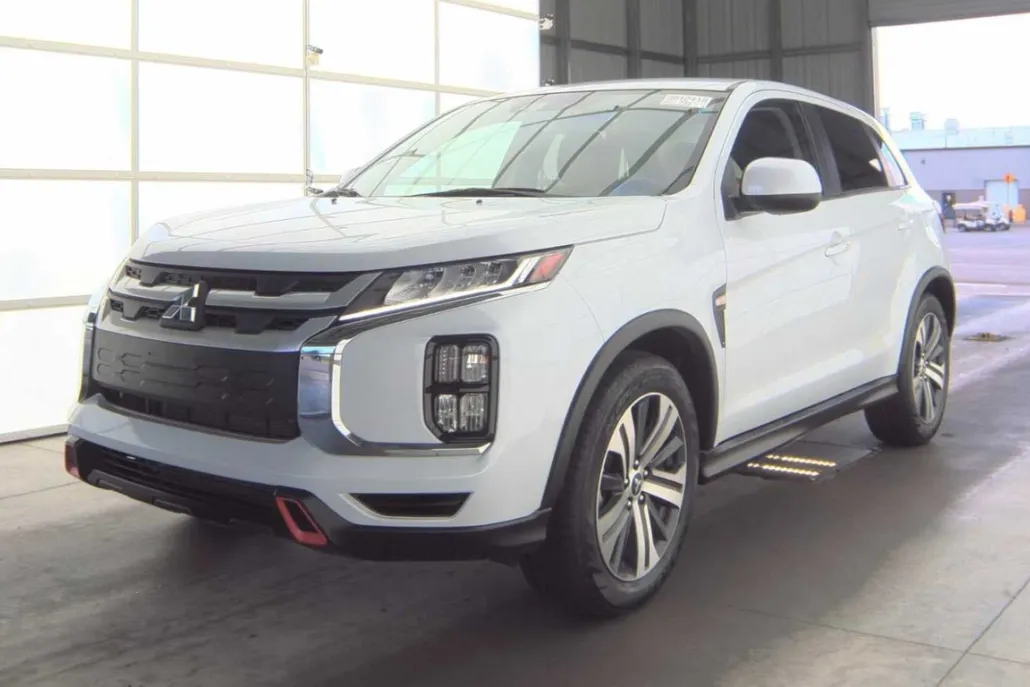 2024 Mitsubishi Outlander Sport ES photo 1