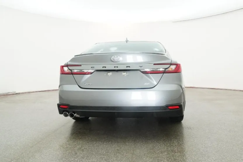 2025 Toyota Camry SE photo 1