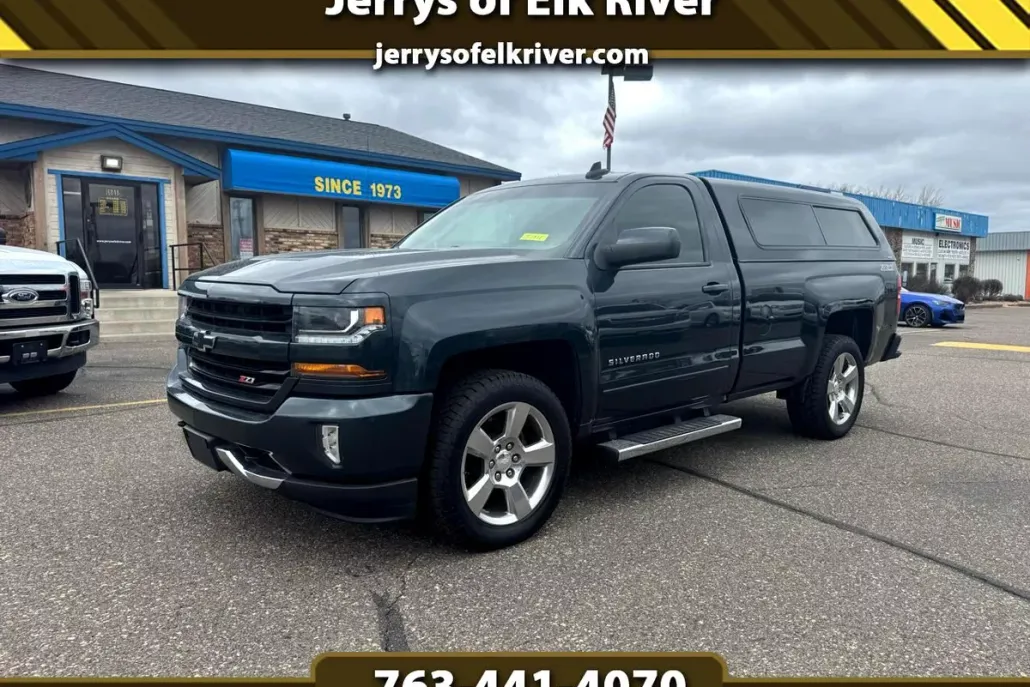 2017 Chevrolet Silverado 1500 LT photo 1