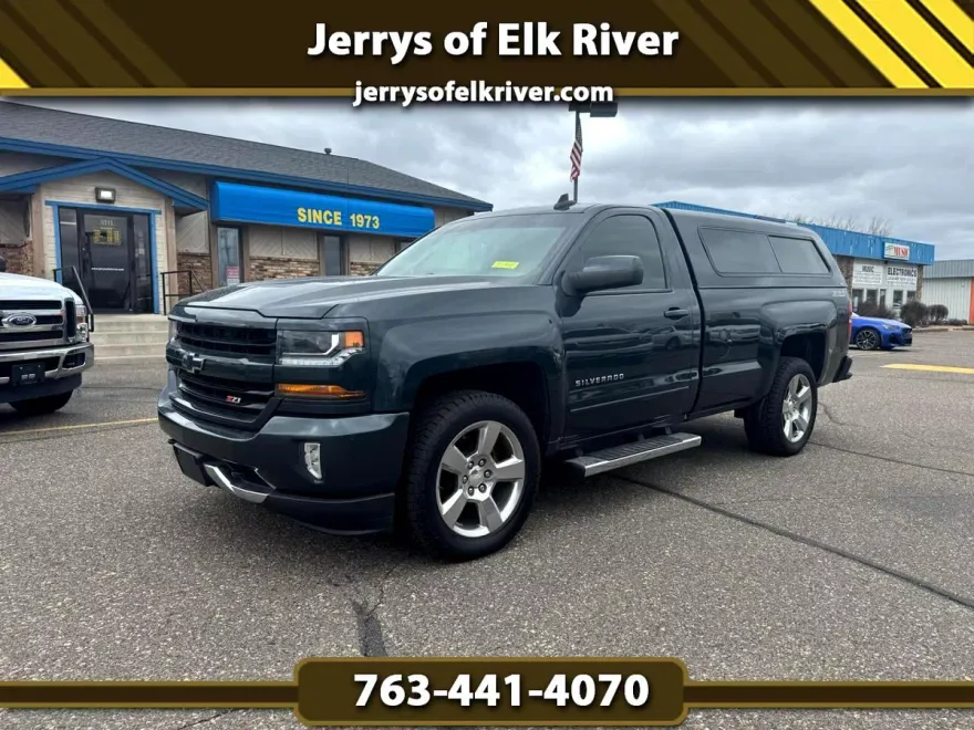 2017 Chevrolet Silverado 1500 LT photo 1