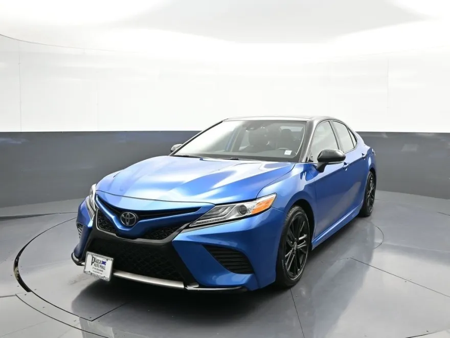 2020 Toyota Camry XSE photo 1