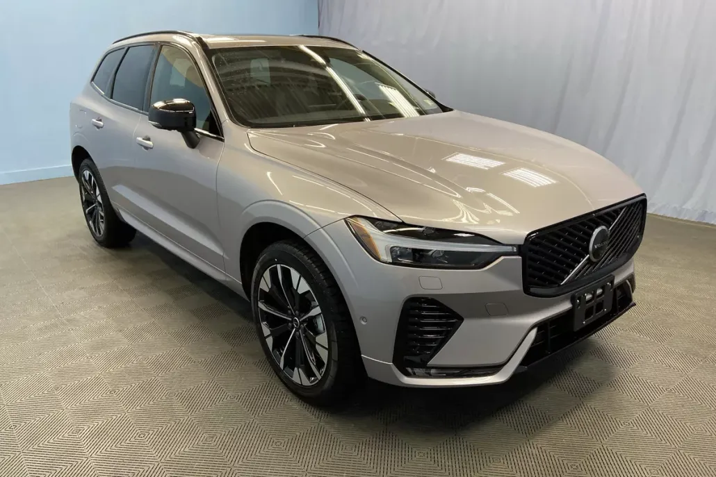 2026 Volvo XC60 B5 Plus photo 1