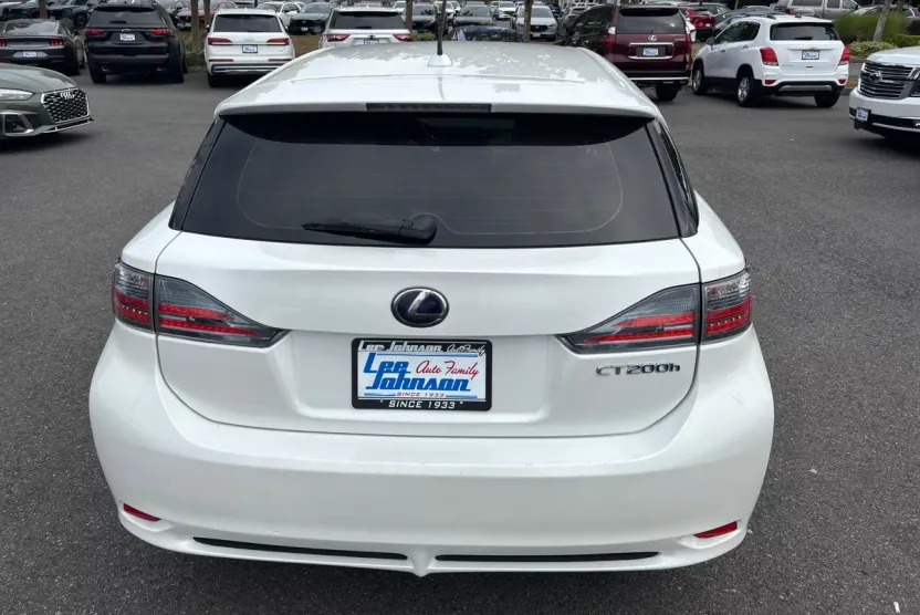 2013 Lexus CT 200h photo 1