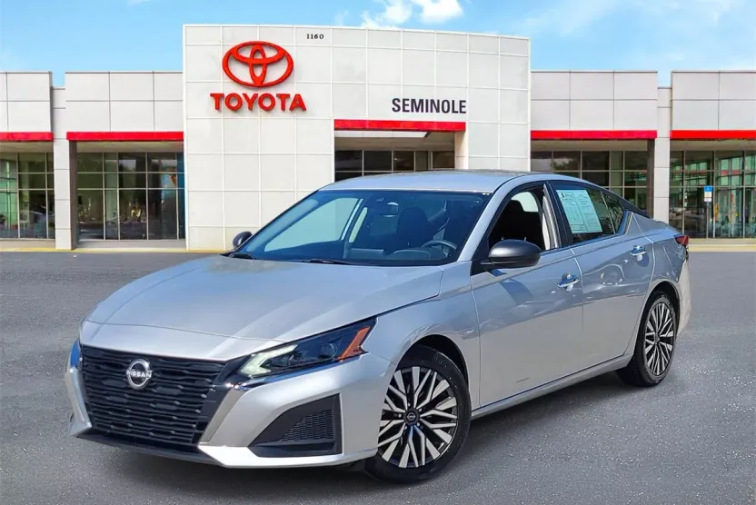 2024 Nissan Altima 2.5 SV photo 1