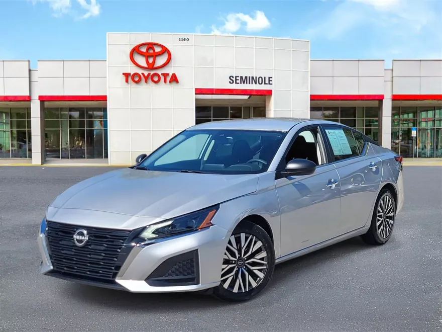 2024 Nissan Altima 2.5 SV photo 1