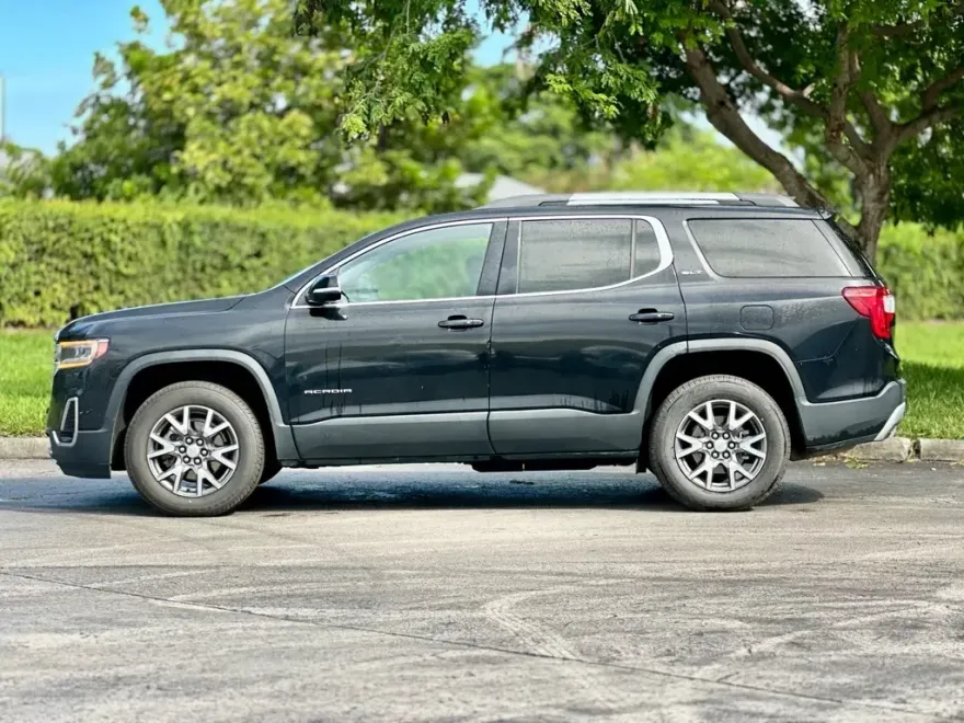 2023 Gmc Acadia SLT photo 1