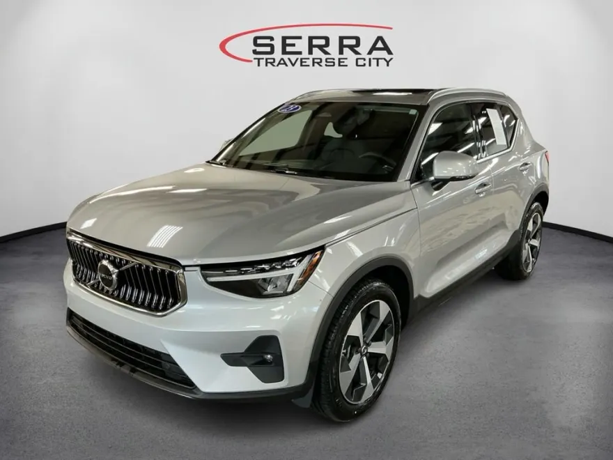 2023 Volvo XC40 Plus photo 1