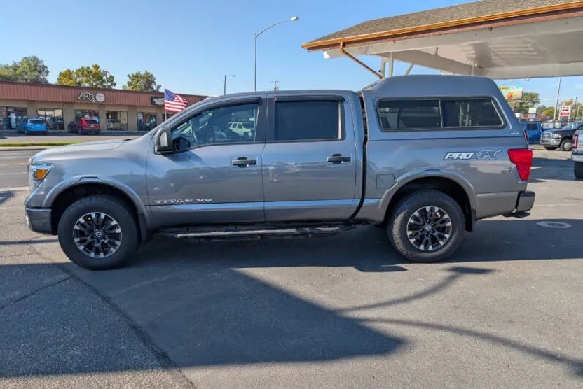 2018 Nissan Titan PRO-4X photo 1