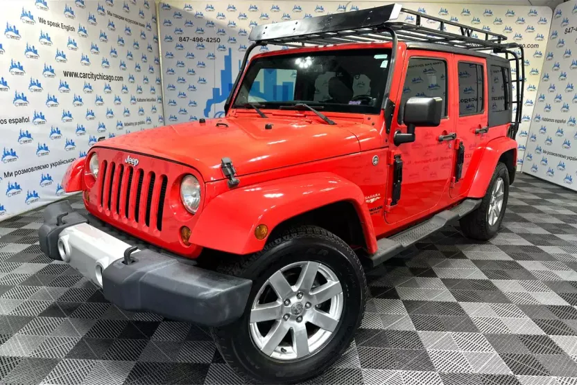 2013 Jeep Wrangler Unlimited Sahara photo 1
