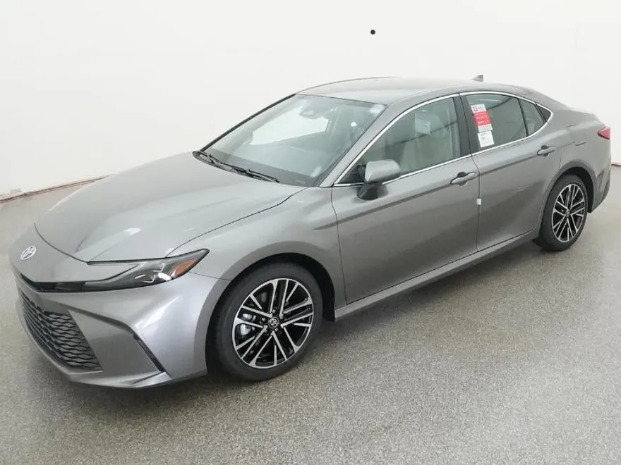 2026 Toyota Camry XLE photo 1