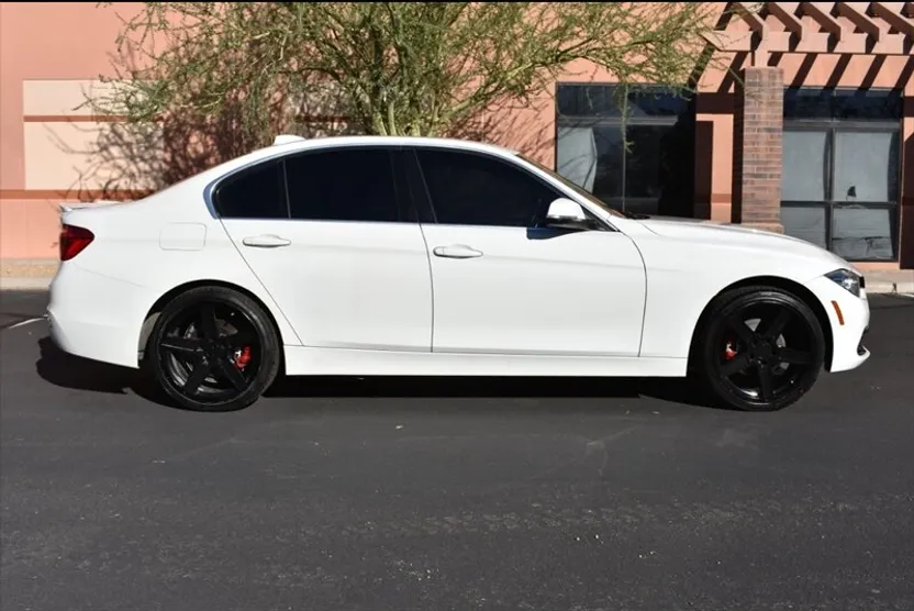 2017 Bmw 330i photo 1