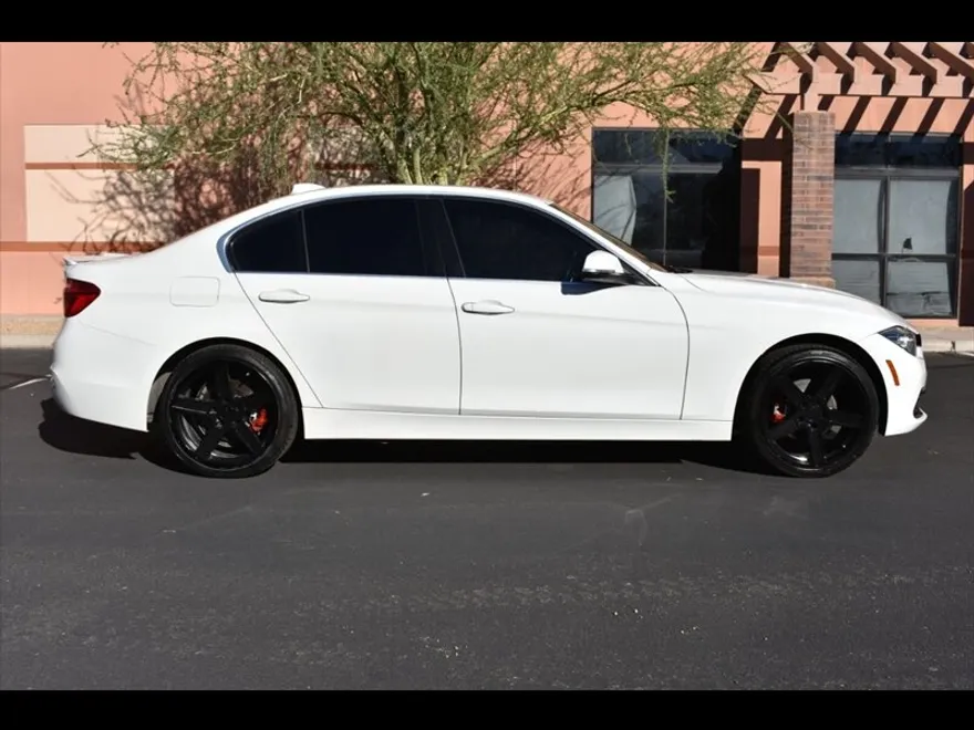 2017 Bmw 330i photo 1