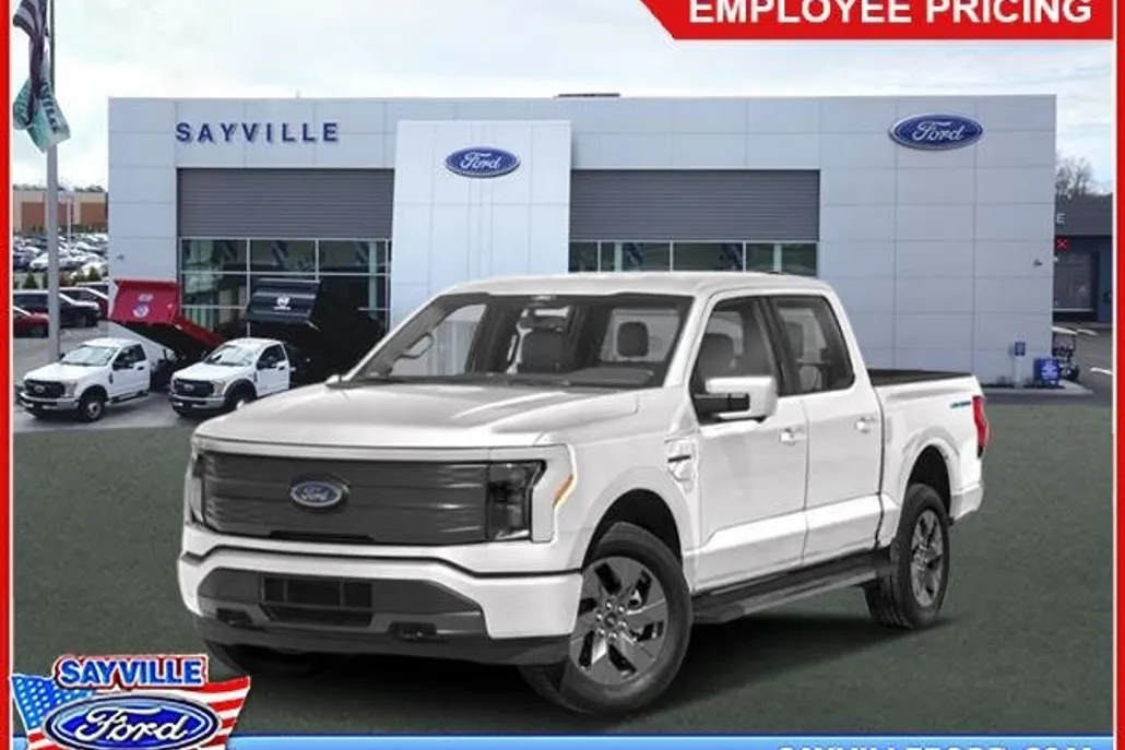 2024 Ford F-150 Lightning Lariat photo 1