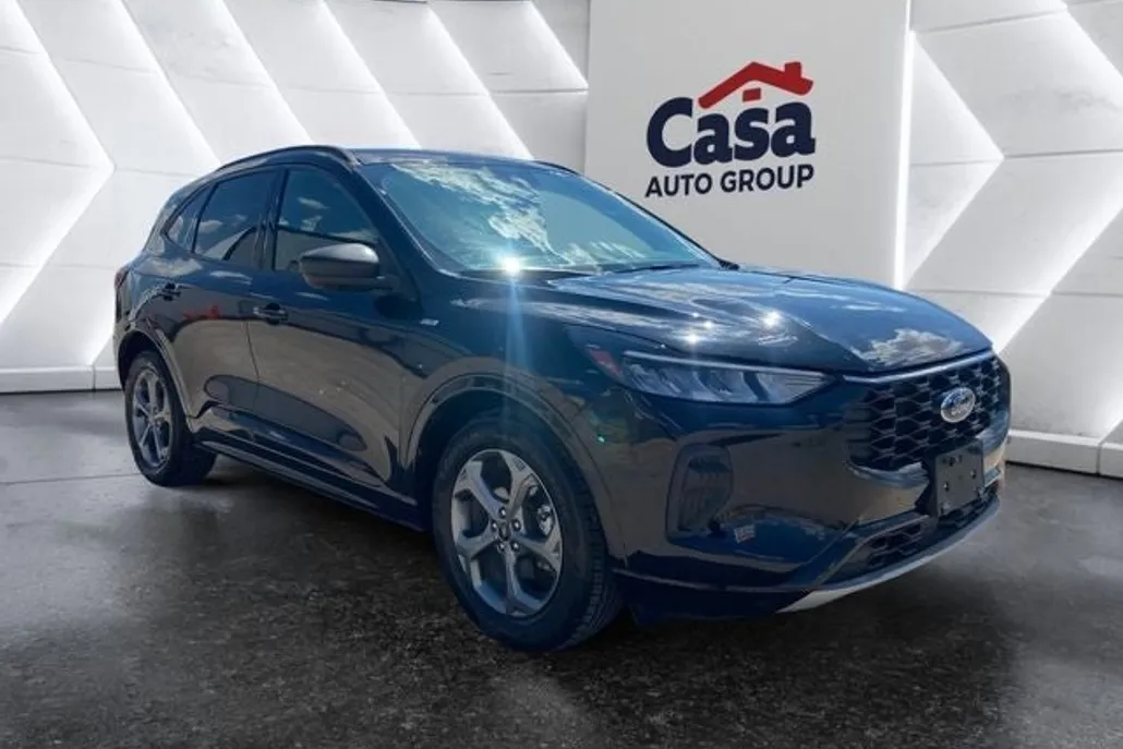 2024 Ford Escape ST-Line photo 1